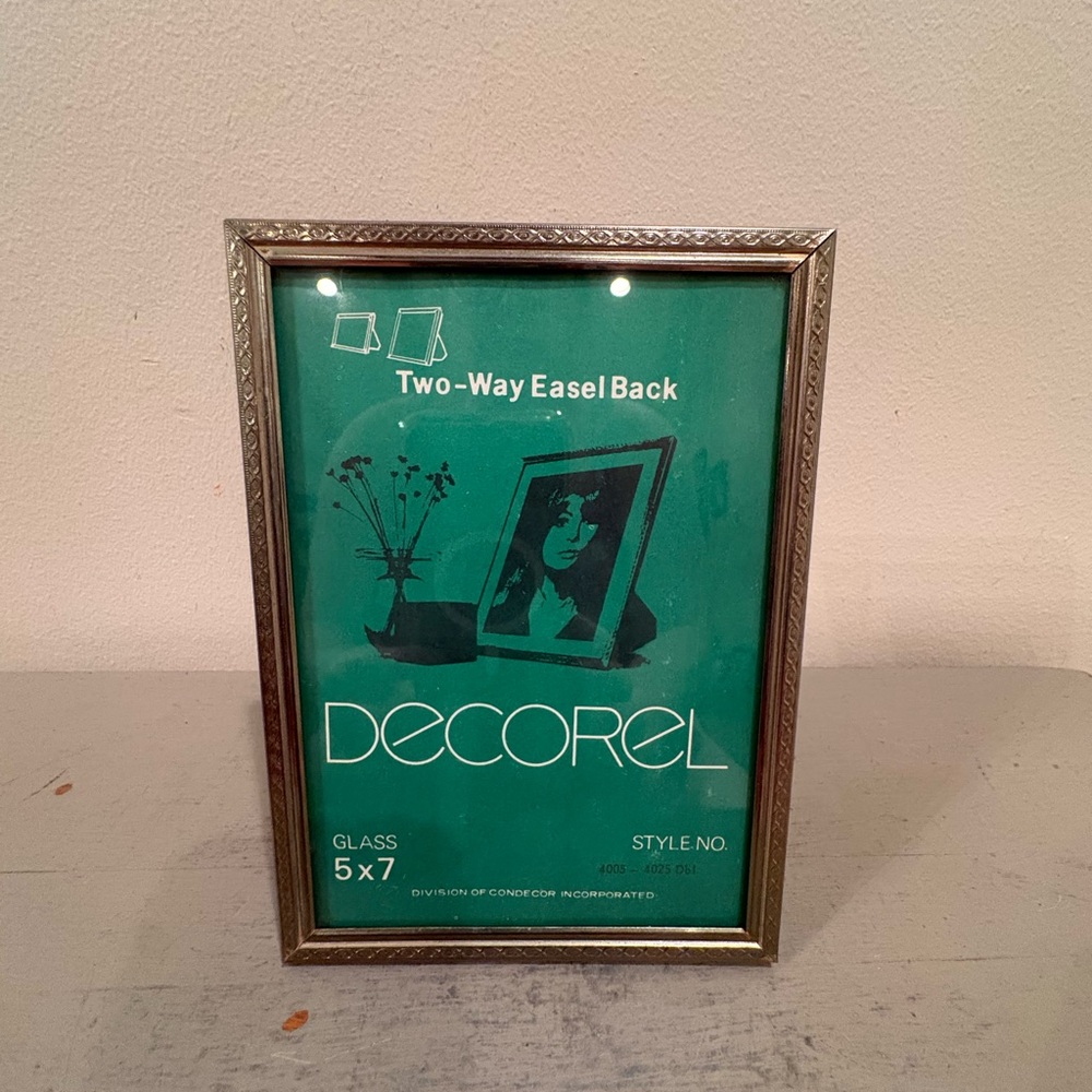 VTG Decorel Gold Toned MCM Metal 5X7 Picture Frame
